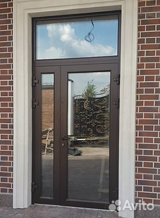 Алюминиевая дверь стекло