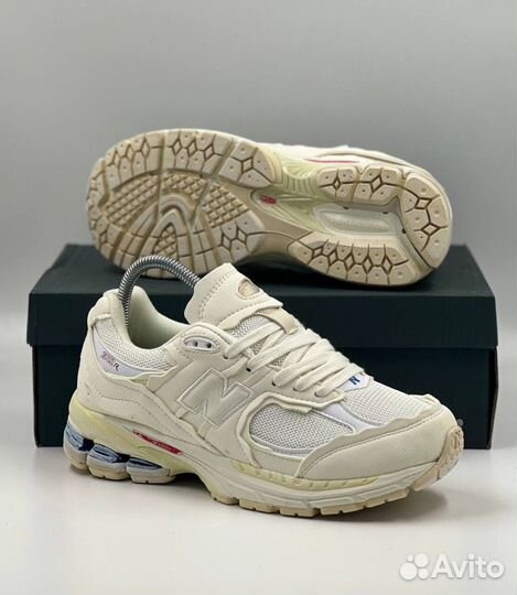 Женские Кроссовки New Balance 2002R Lux