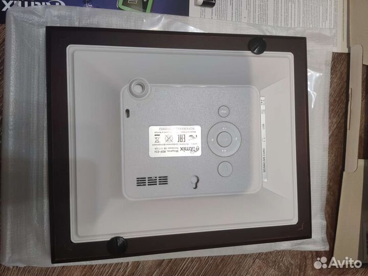 Цифровая рамка фоторамка Новая Ritmix RDF-836