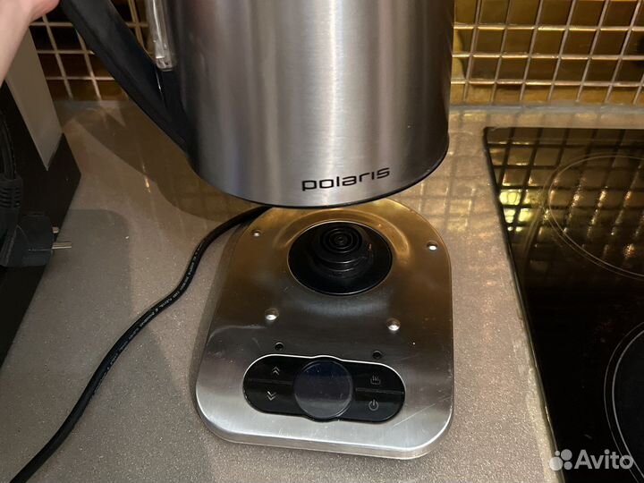 Чайник электрический Polaris