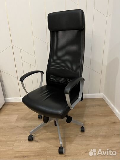 Кожаное компьютерное кресло IKEA markus