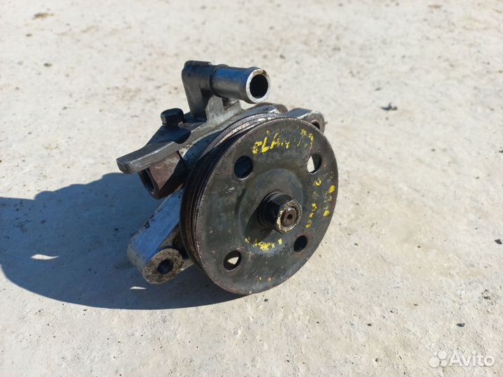 Насос гур гидроусилителя Hyundai Elantra 3 XD 1.8