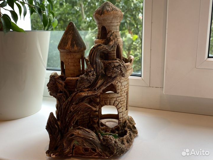 Замок для аквариума