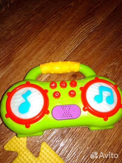 Музыкальный магнитофончик