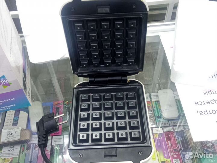 Электрическая вафельница бу