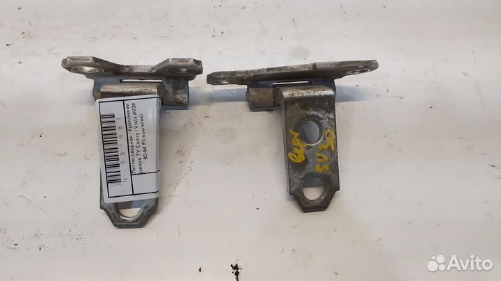 Крепление двери Toyota Camry / Vista V3 90-94 FL к