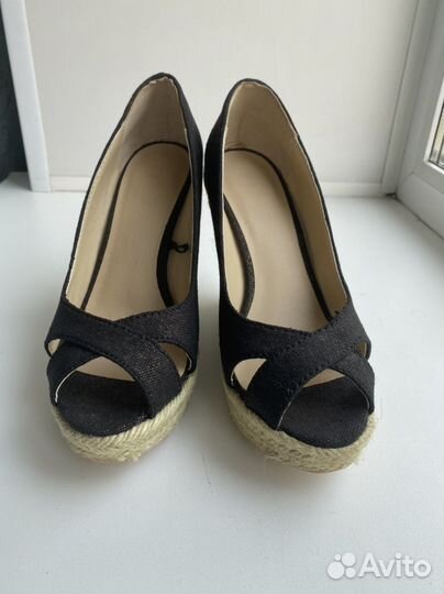 Босоножки женские