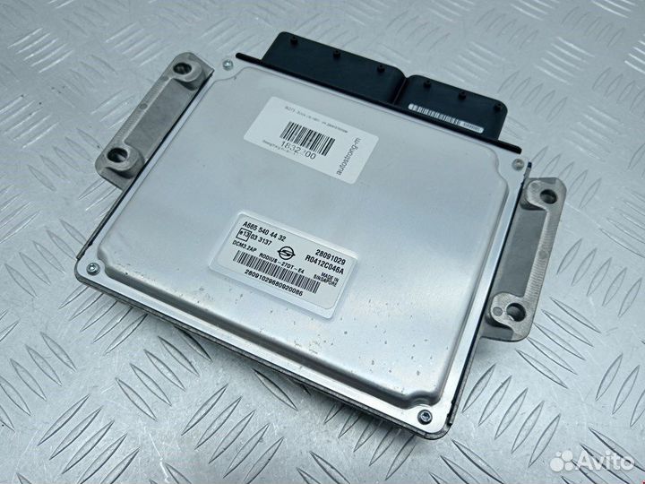 Блок управления двигателем SsangYong Rodius 1