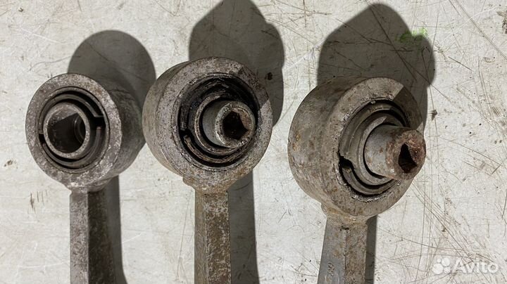 Стойка стабилизатора левая Mercedes Benz W211