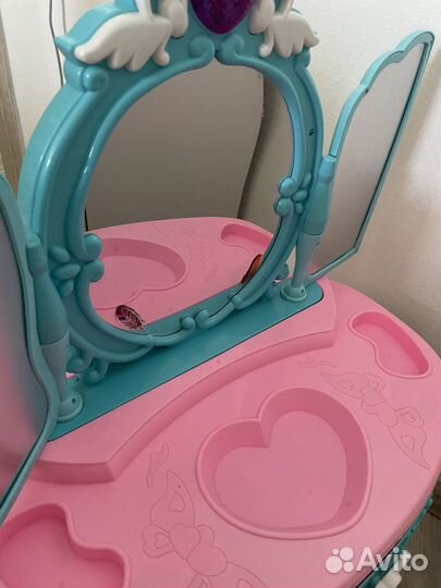 Туалетный столик для девочки (трюмо)