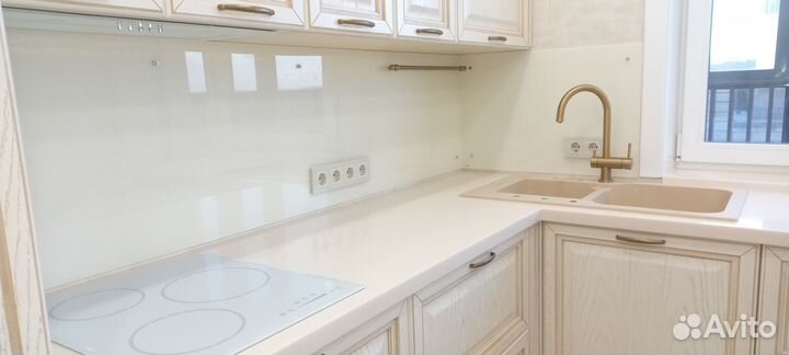 Кухонный стеклянный фартук