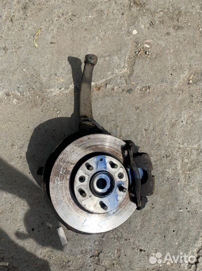 Кулак передний правый Мазда 6 GG