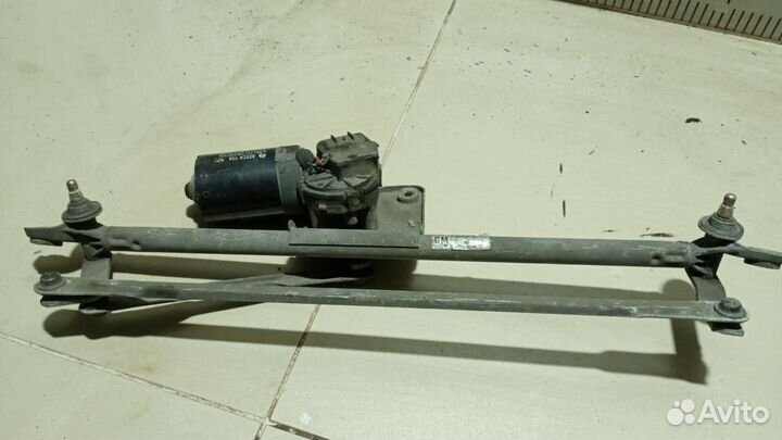 Трапеция стеклоочистителей с моторчиком