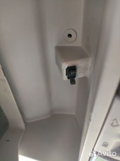 Фиксатор очечника 688304Х00А для Nissan Pathfinder