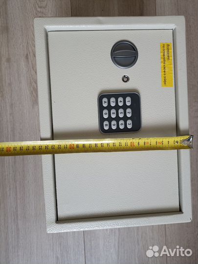 Сейф металлический