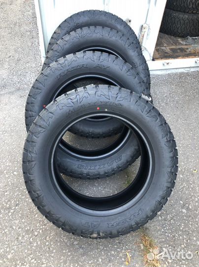 Maxxis RAZR AT 275/60 R20