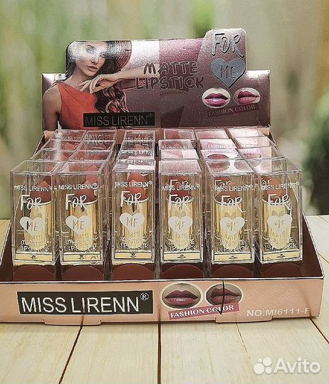 Губная помада Miss Lirenn