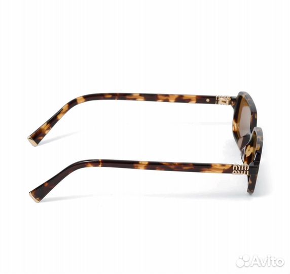 Солнцезащитные очки Miu Miu