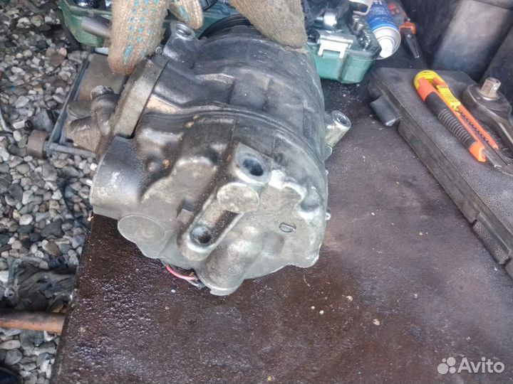 Компрессор кондиционера Mercedes Benz E W212