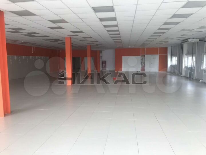 Сдам торговое помещение, 200 м²