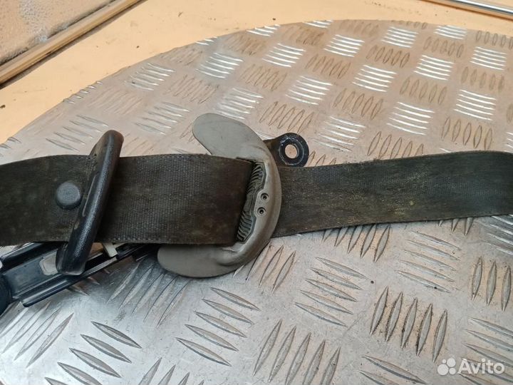 Ремень безопасности с пиропатроном Toyota Camry