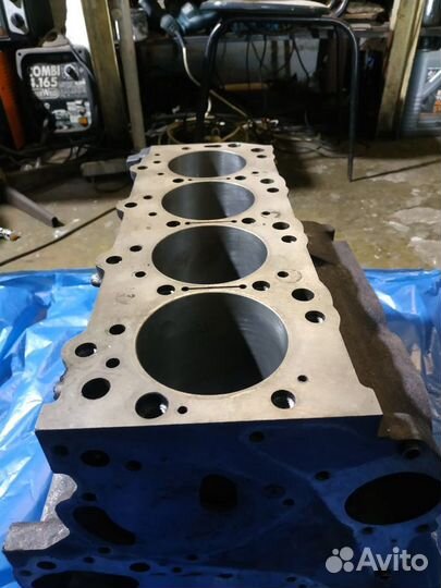 Блок цилиндров 4Д56