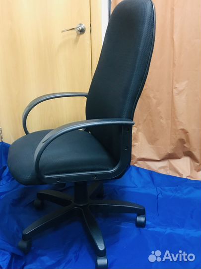 Офисное кресло руководителя
