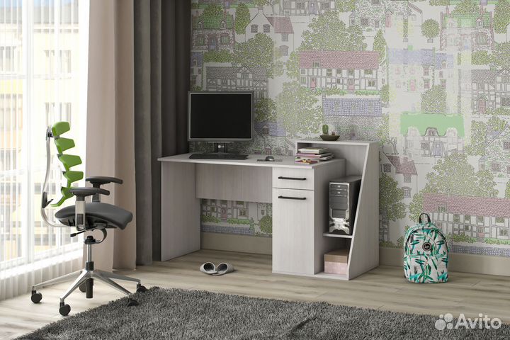 Компьютерный стол молодежный