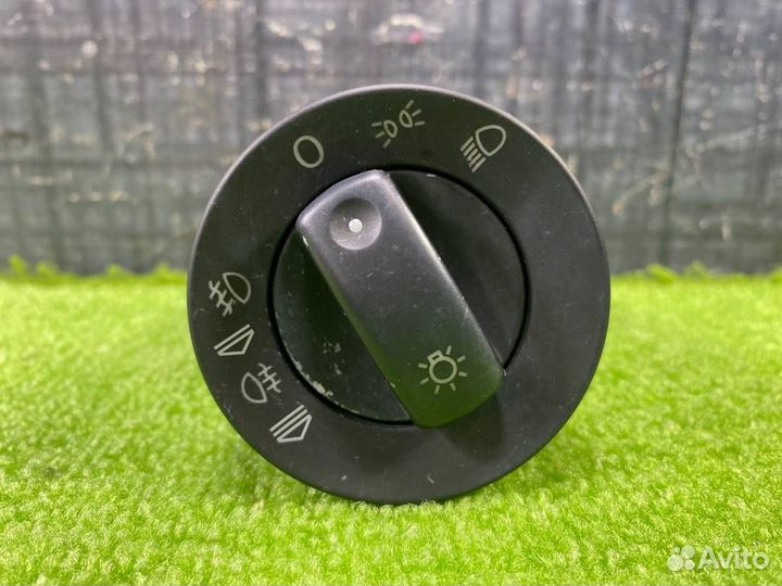Переключатель света Audi A4 Avant B7 ALT 2006