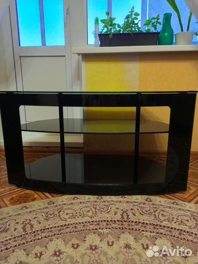 Стеклянная тумба