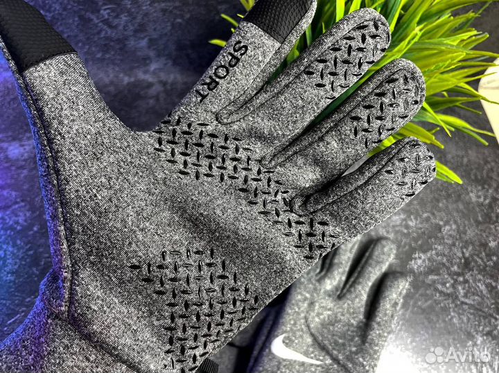 Перчатки Nike