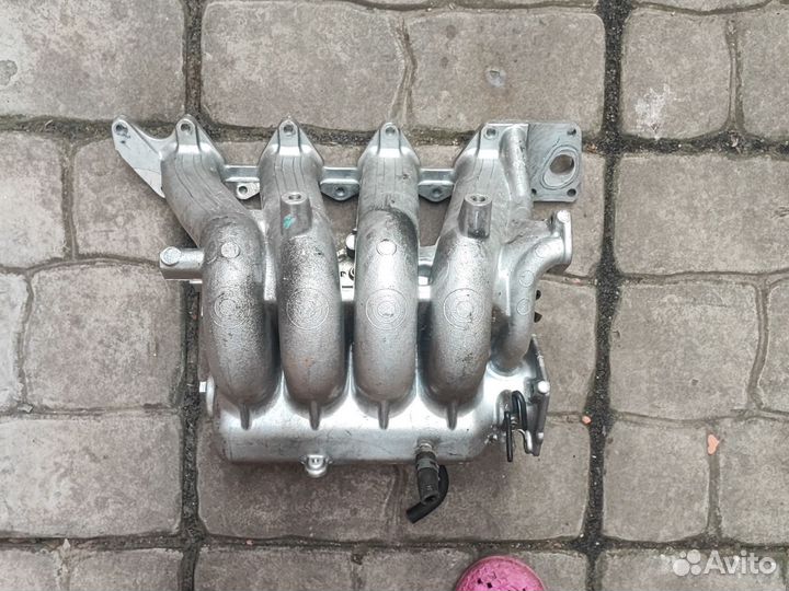 Впускной коллектор Mitsubishi Galant 8 2.0 4G63