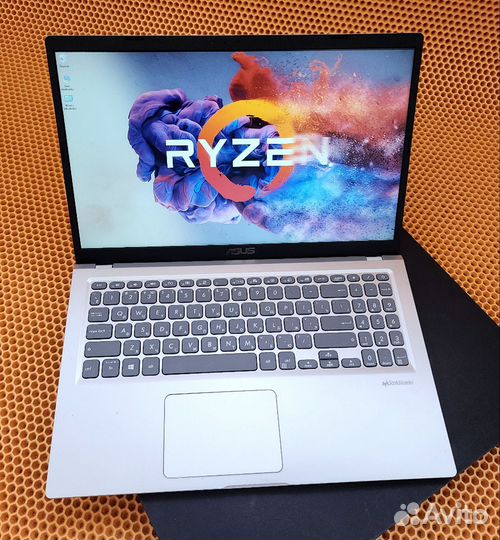 Asus vivobook Ryzen 3 IPS 15.6