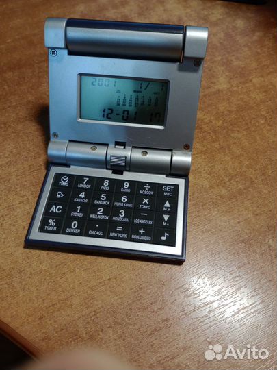 Часы электронные настольные