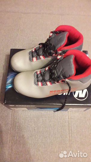 Лыжные ботинки