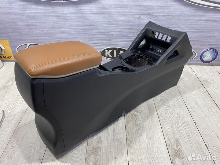 Подлокотник JAC S5