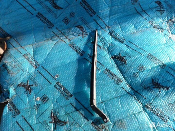 Поводок стеклоочистителя заднего Lexus Rx 350