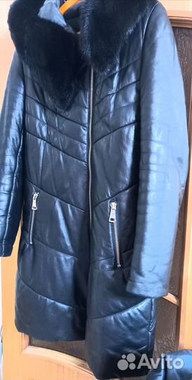 Кожаное женское пальто,с капюшоном,отделка норка