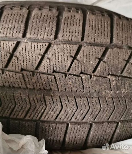 Bridgestone Blizzak VRX 225/60 R18