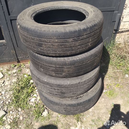 Шины 225 65 R17 летние бу