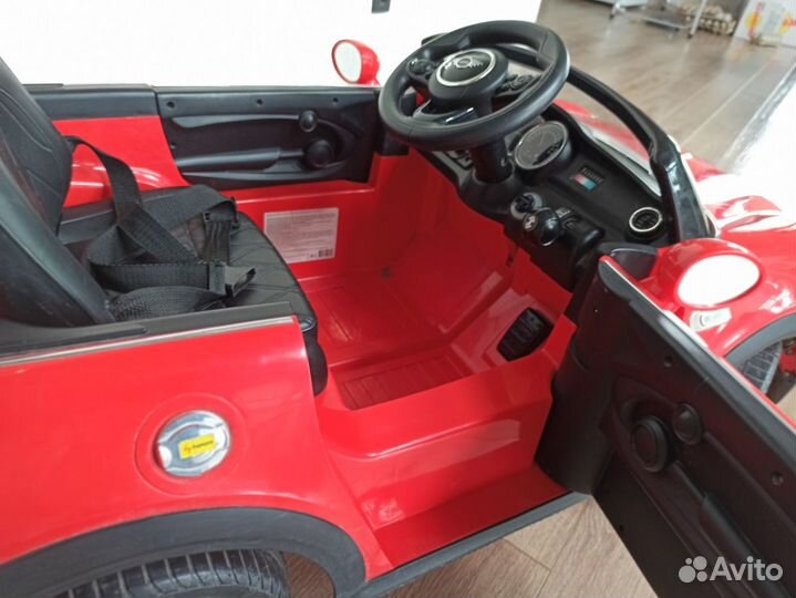 Продаю детский электромобиль Kreiss Mini Cabrio