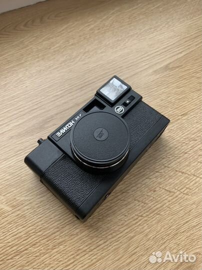 Плёночный фотоаппарат Эликон