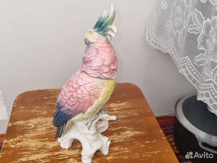 Статуэтка фарфор