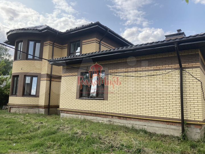 Дом 292 м² на участке 9,2 сот.