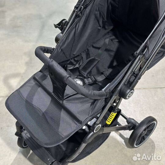 Коляска с перекидной ручкой Новая (чёрный)