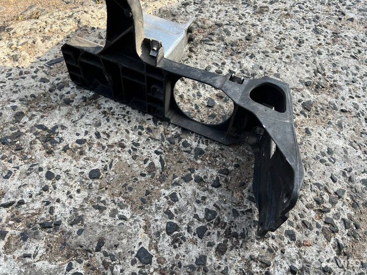 Передняя панель (телевизор) BMW 6 E63/E64 2005