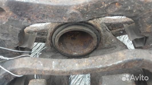 Суппорт тормозной передний правый toyota corolla v