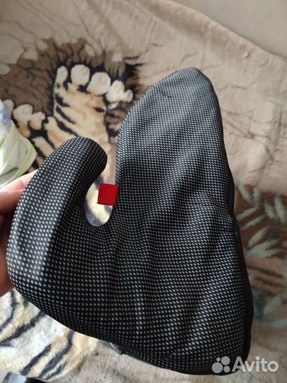 Автомобильное сиденье