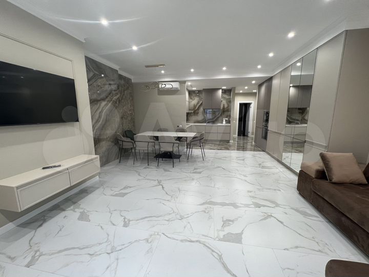 3-к. квартира, 100 м², 1/3 эт.