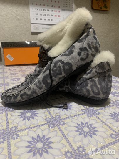 Ботинки женские 39 размер